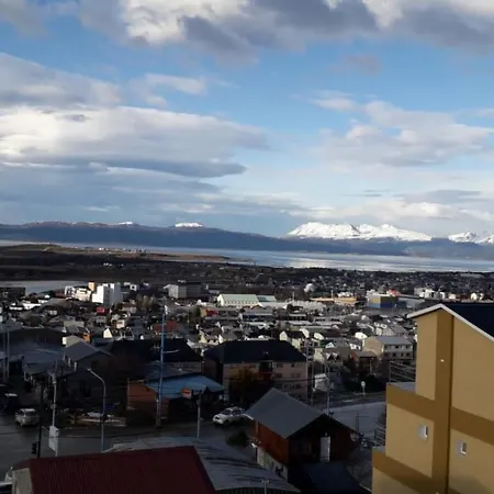 Myr Alojamiento Ushuaia Exterior photo